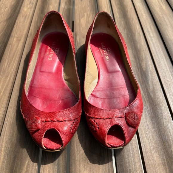Valentino Garavani Red Pebbled Leather Peep Toe Rosette Ballet Flats Size 38 - Picture 9 of 10